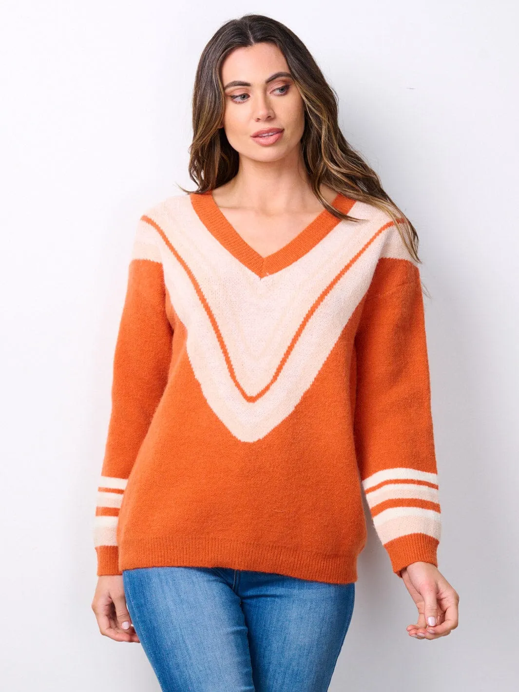 WOMEN'S LONG SLEEVE V-NECK CHEVRON PRINT SWEATER